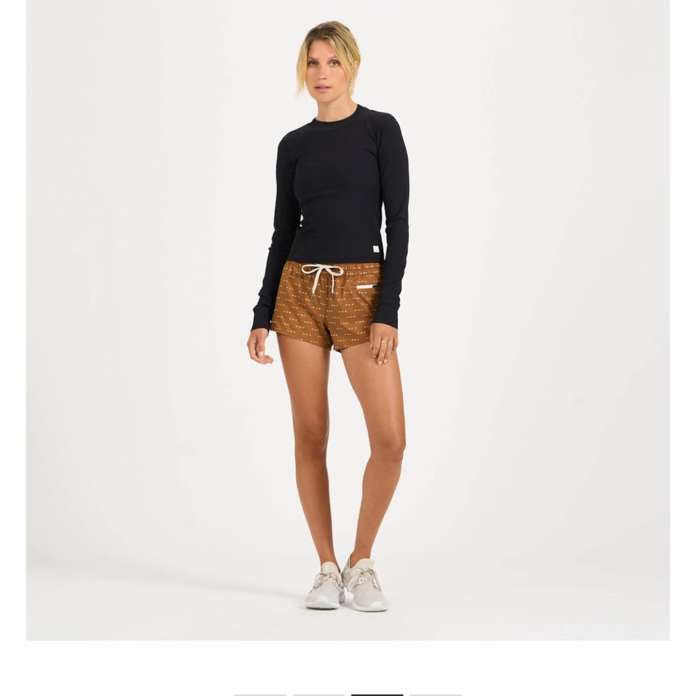 Vuori Long sleeve crew black